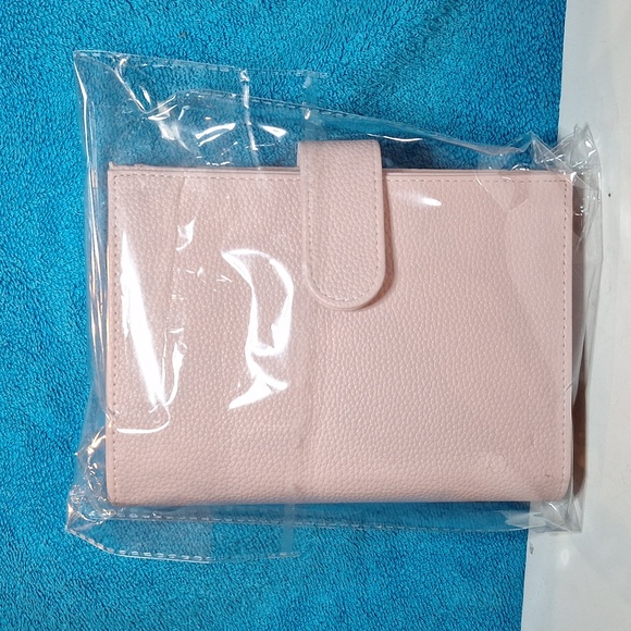 A6 Personal Notebook Binder, 6 Ring, Soft Leather A6 Planner, Rose gold Rings - Picture 9 of 10